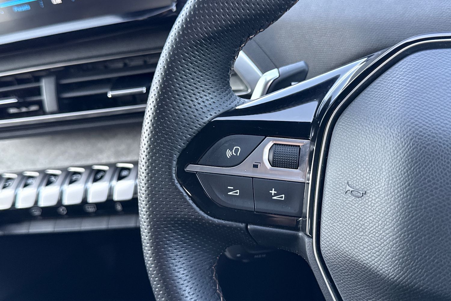 Used Peugeot 3008 2023 for sale - 77943773: Photo 39