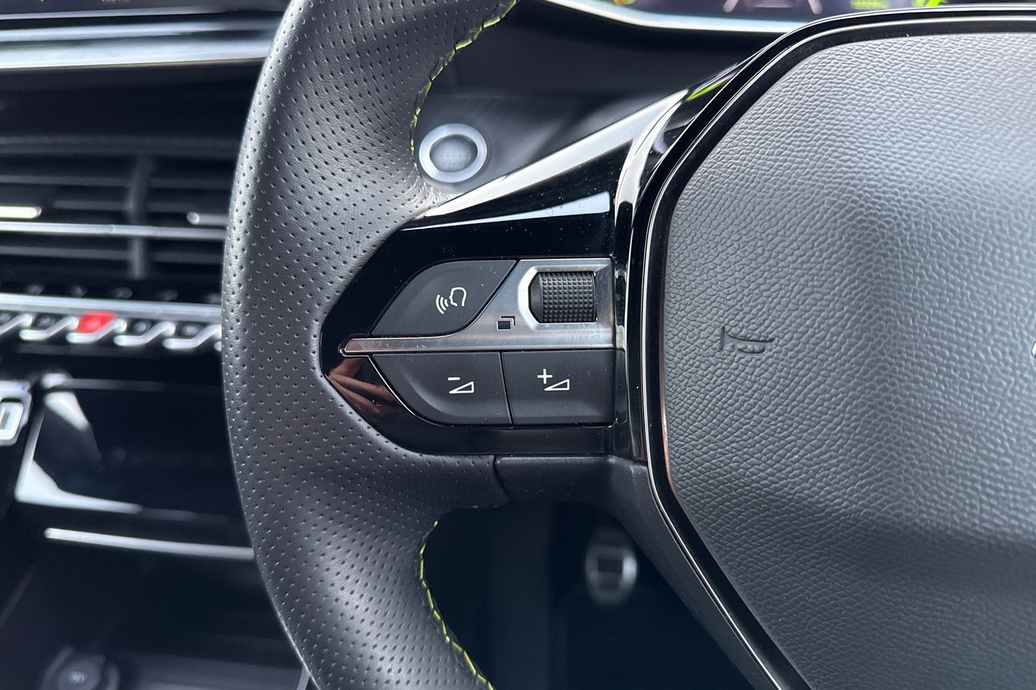 Used Peugeot 2008 2022 for sale - 77211512: Photo 38