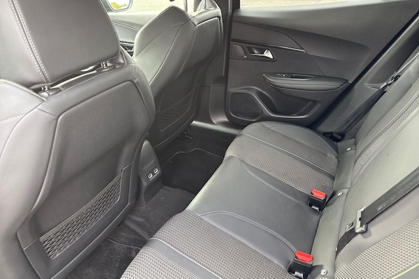 Used Peugeot E-2008 2021 for sale - 76207059: Photo 36