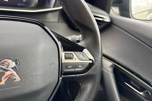 Used Peugeot E-2008 2021 for sale - 76207059: Photo 41
