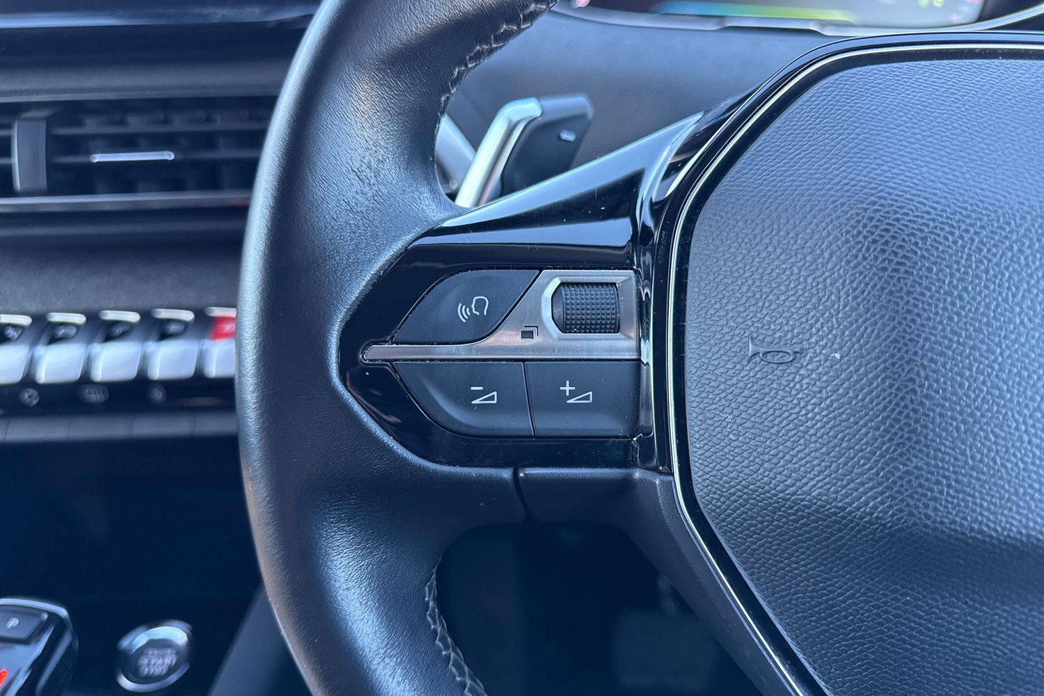 Used Peugeot 3008 2022 for sale - 76697679: Photo 40