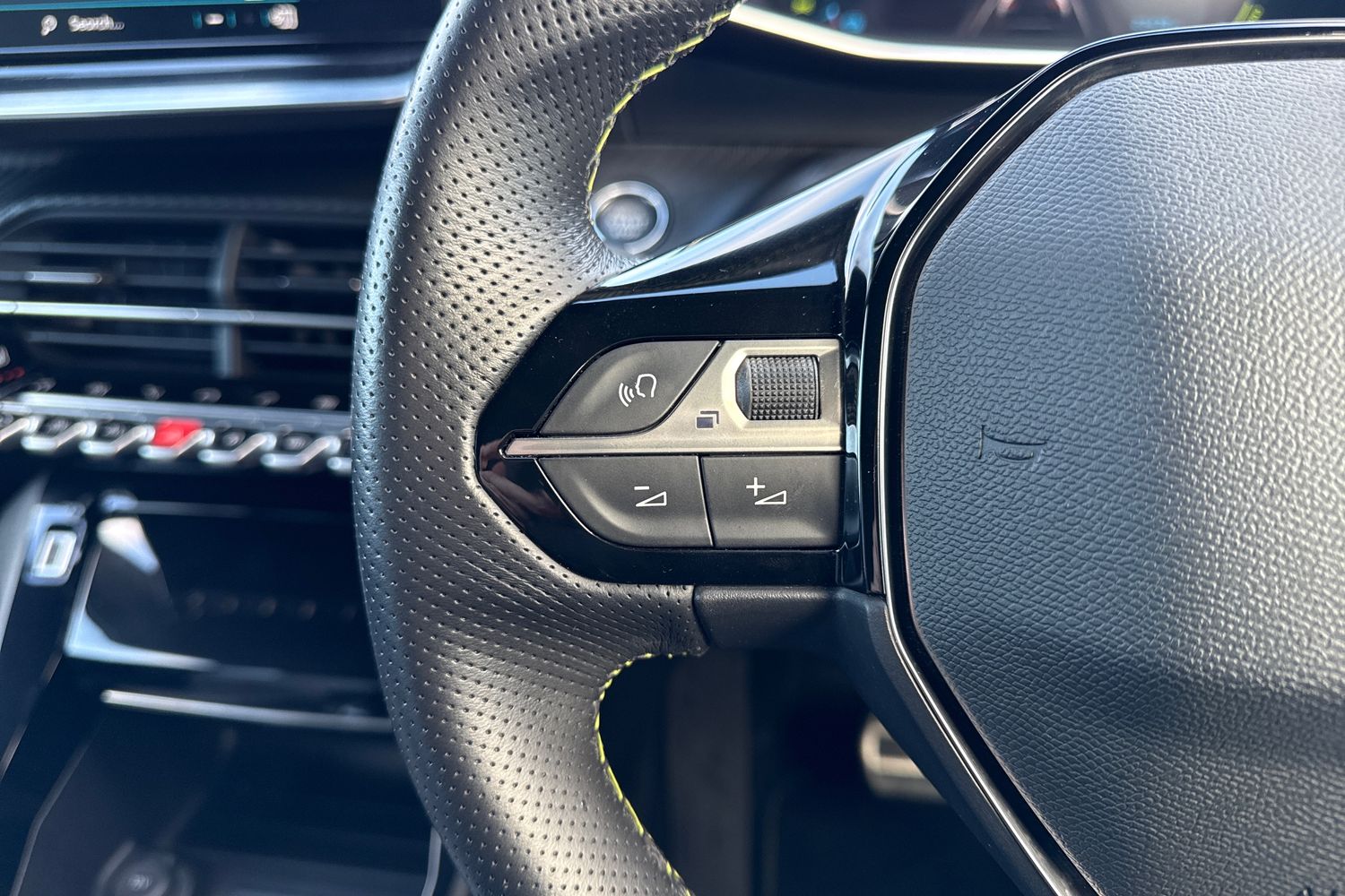 Used Peugeot 2008 2021 for sale - 77128941: Photo 42