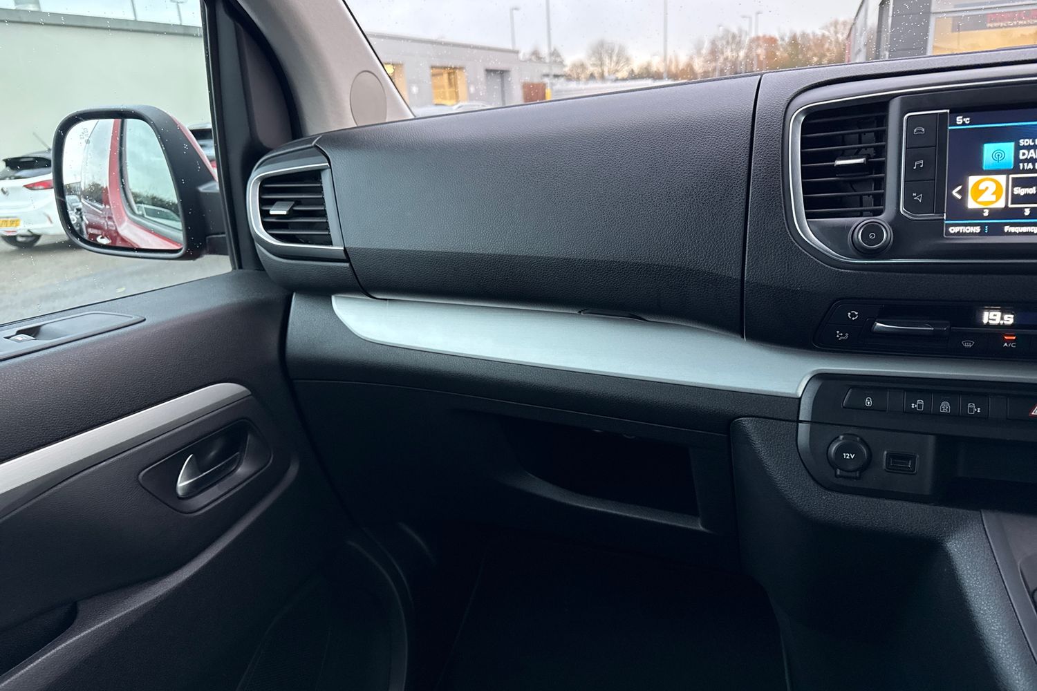 Used Peugeot Traveller 2019 for sale - 77158841: Photo 20