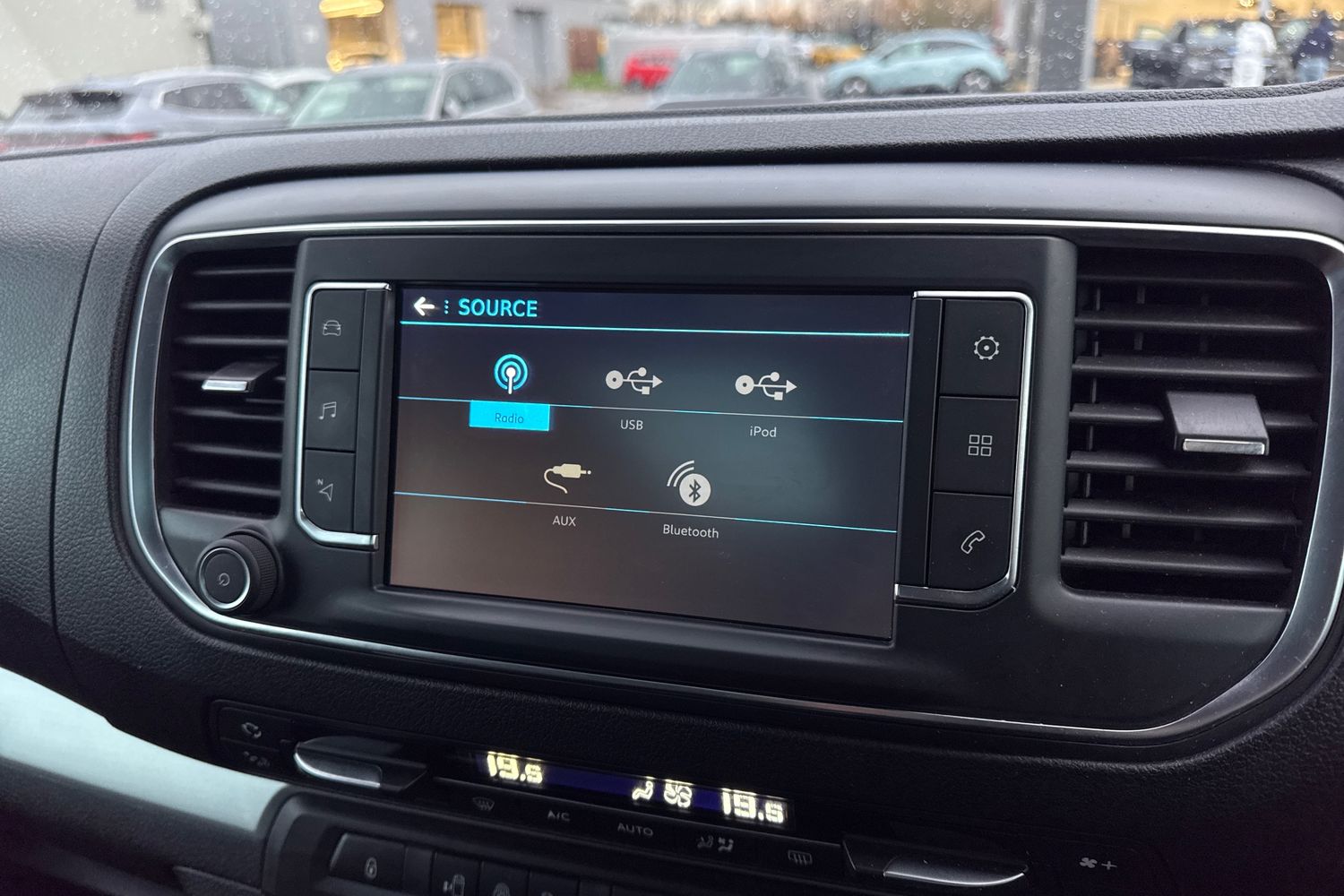 Used Peugeot Traveller 2019 for sale - 77158841: Photo 50