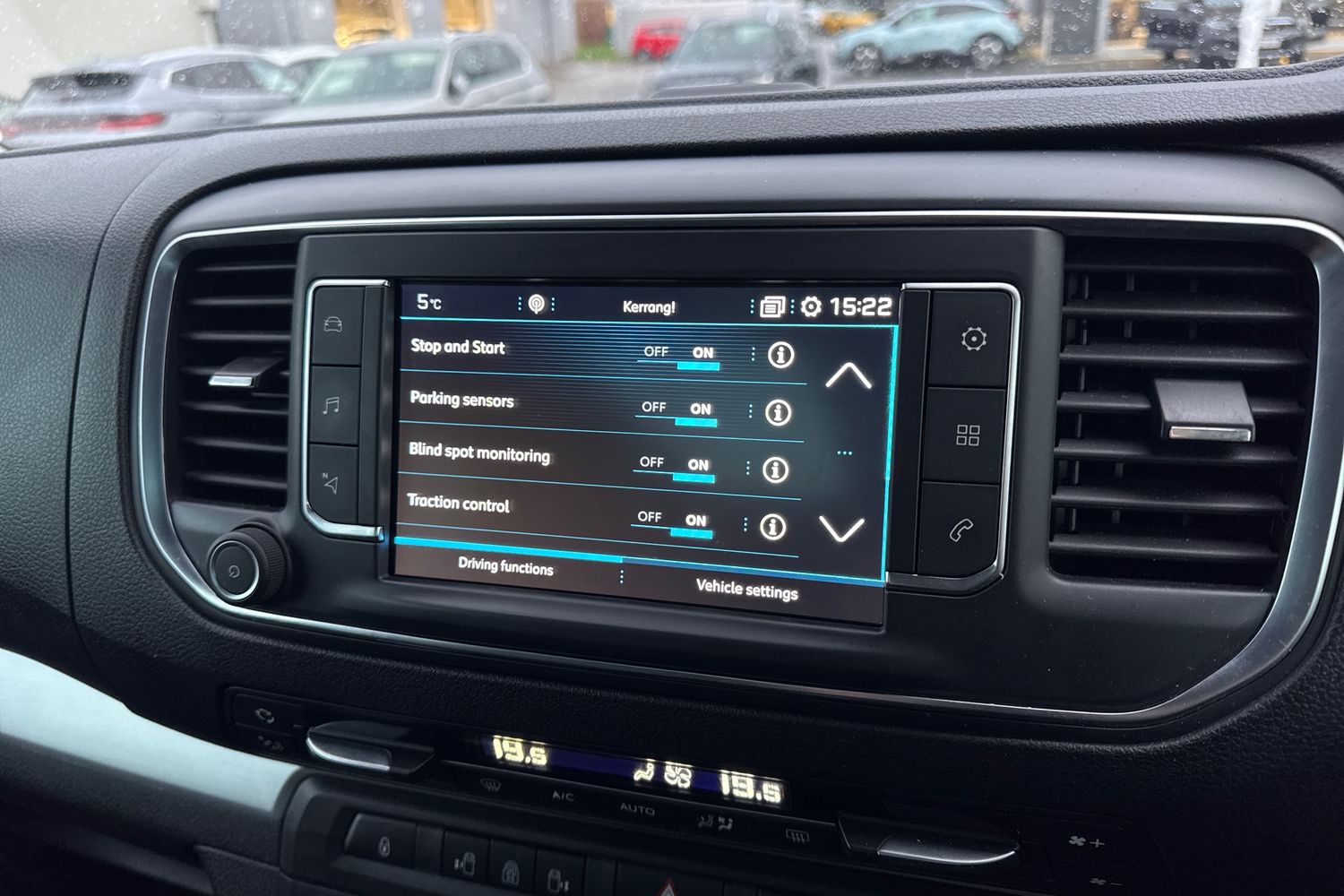 Used Peugeot Traveller 2019 for sale - 77158841: Photo 55