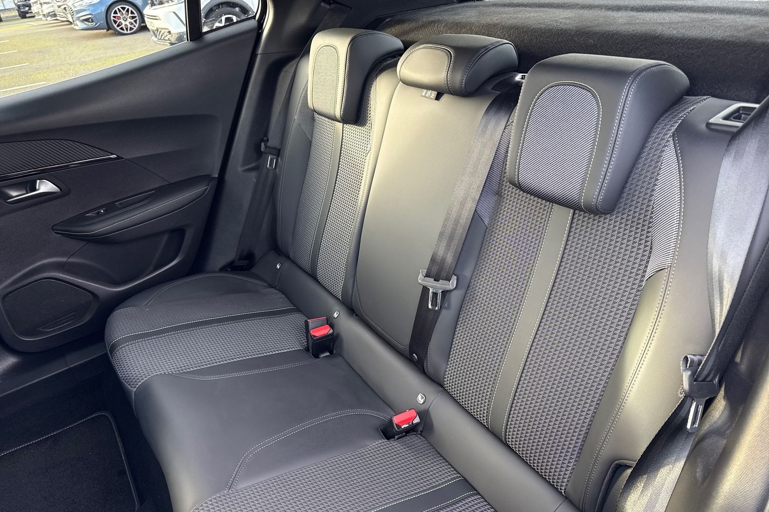 Used Peugeot 2008 2023 for sale - 76711808: Photo 18