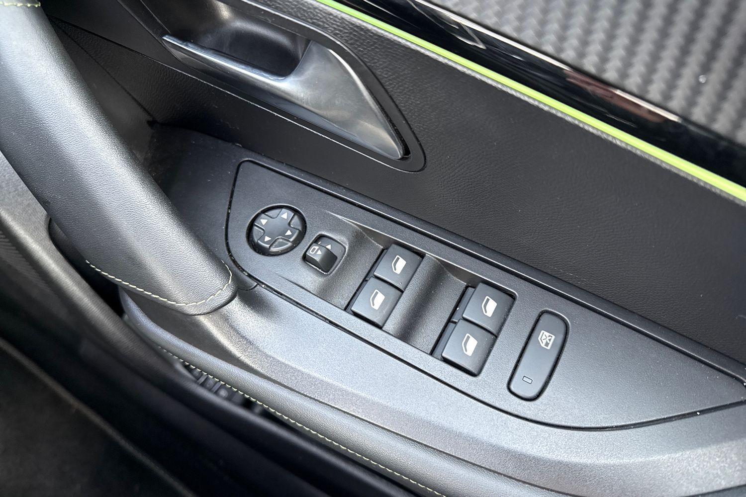 Used Peugeot 2008 2023 for sale - 76711808: Photo 41