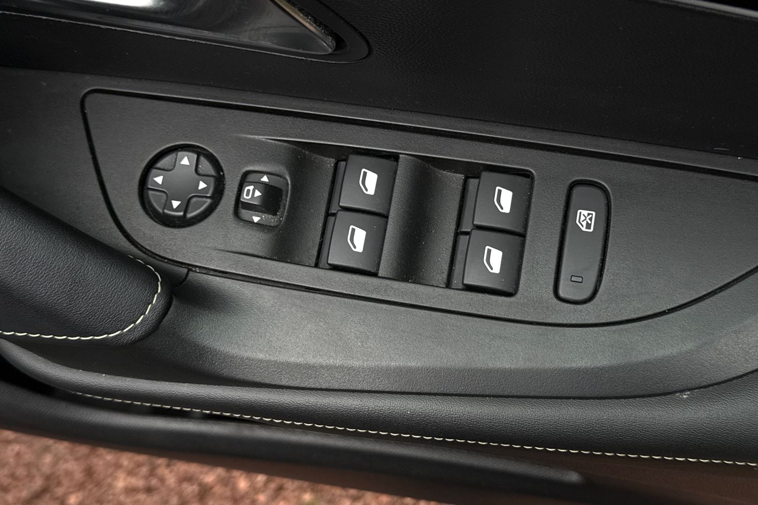 Used Peugeot E-2008 2023 for sale - 78079091: Photo 21