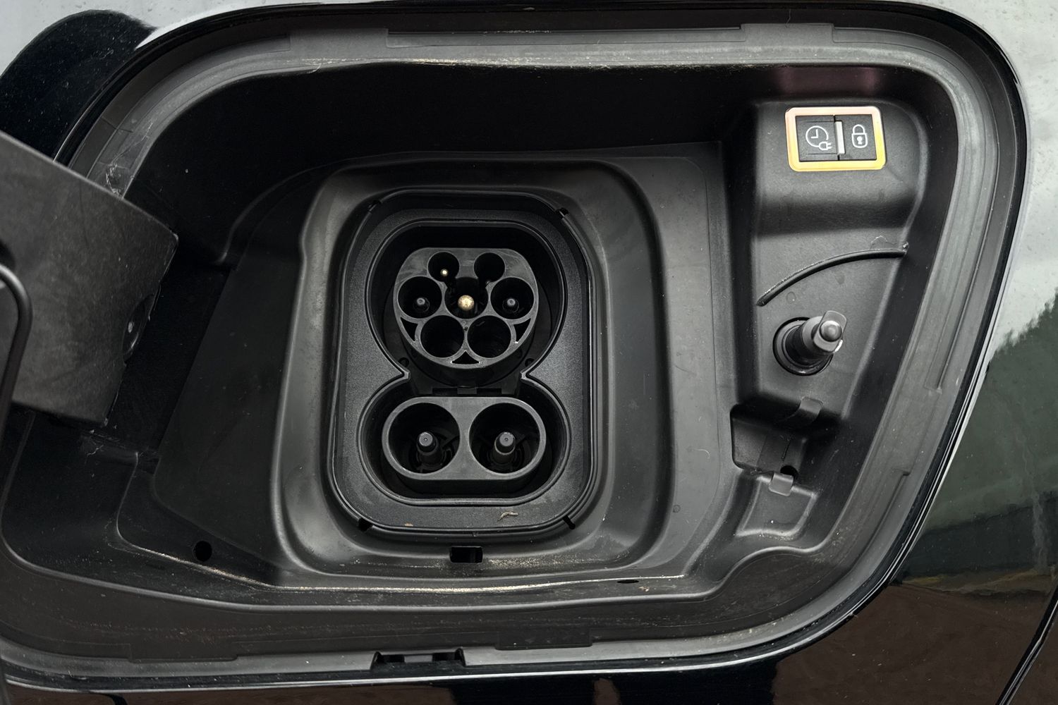 Used Peugeot E-2008 2023 for sale - 78079091: Photo 29