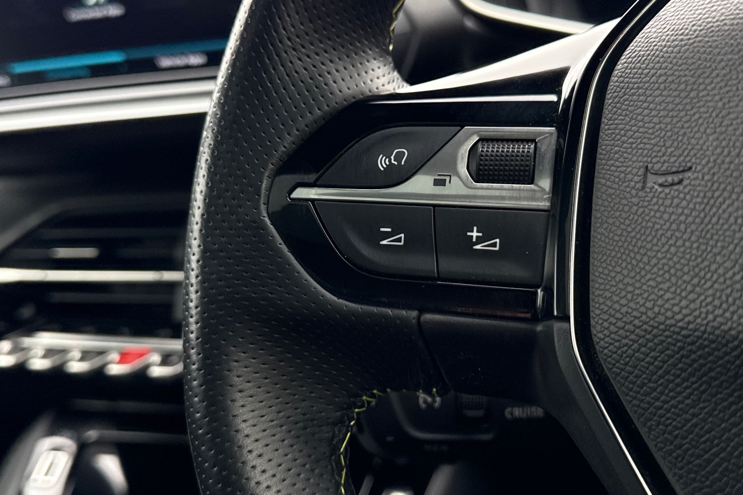 Used Peugeot E-2008 2023 for sale - 78079091: Photo 36