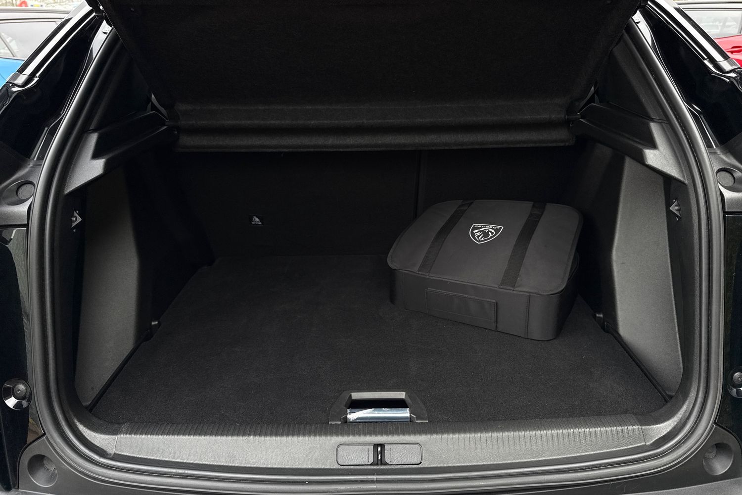 Used Peugeot E-2008 2023 for sale - 78079091: Photo 7