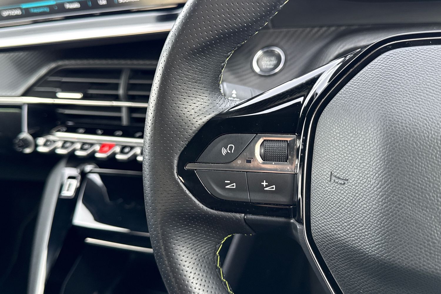 Used Peugeot 2008 2021 for sale - 77973356: Photo 42