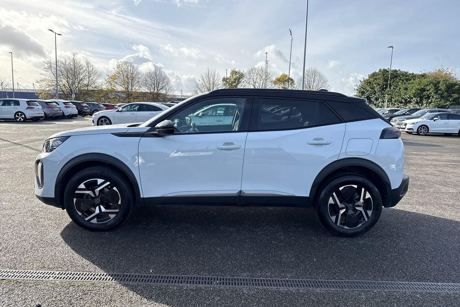 Used Peugeot 2008 2023 for sale - 76405851: Photo 30