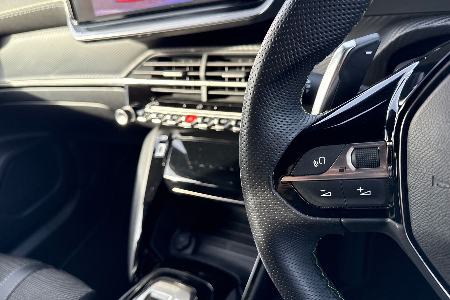 Used Peugeot 2008 2023 for sale - 76405851: Photo 38