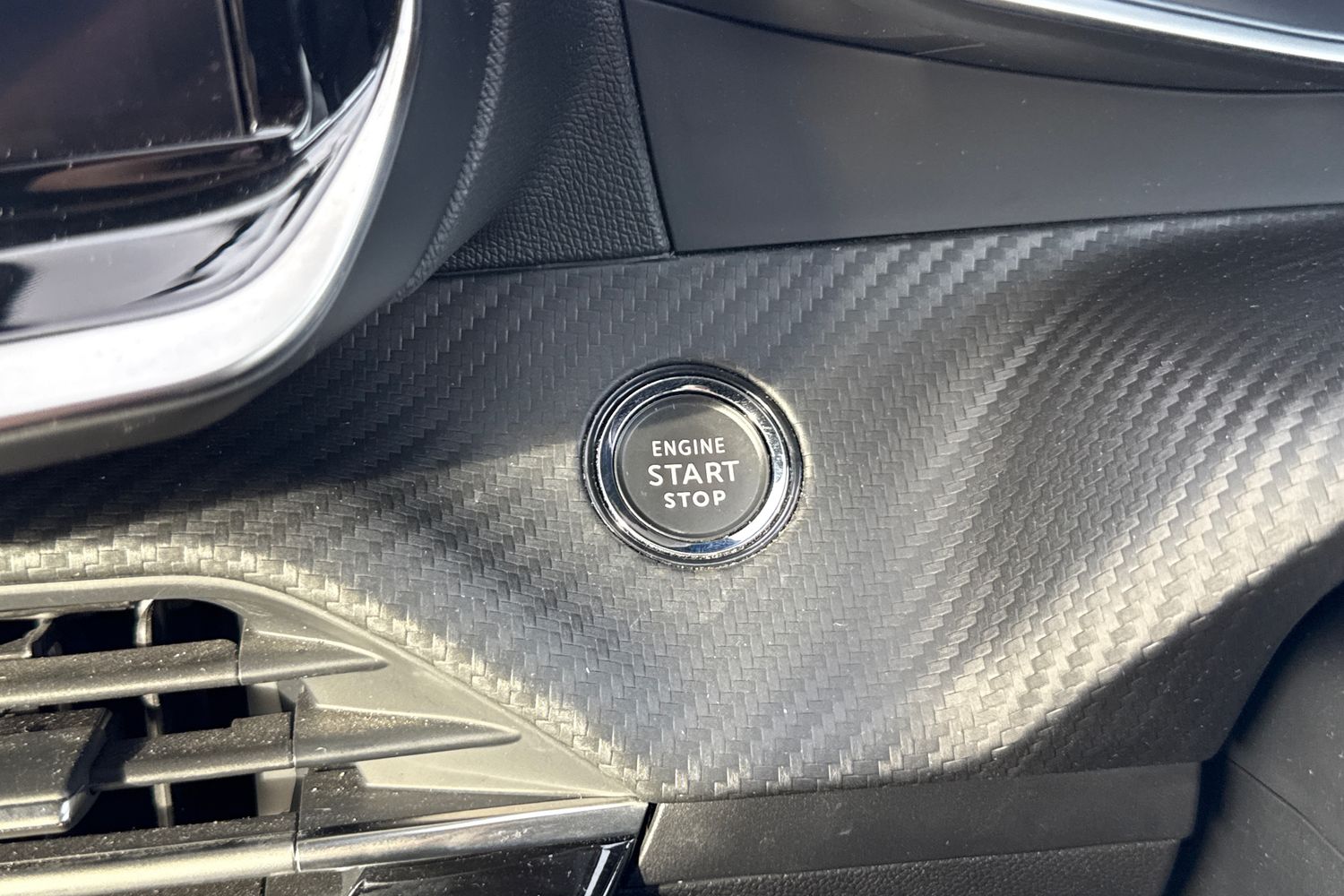 Used Peugeot 2008 2023 for sale - 76405851: Photo 43