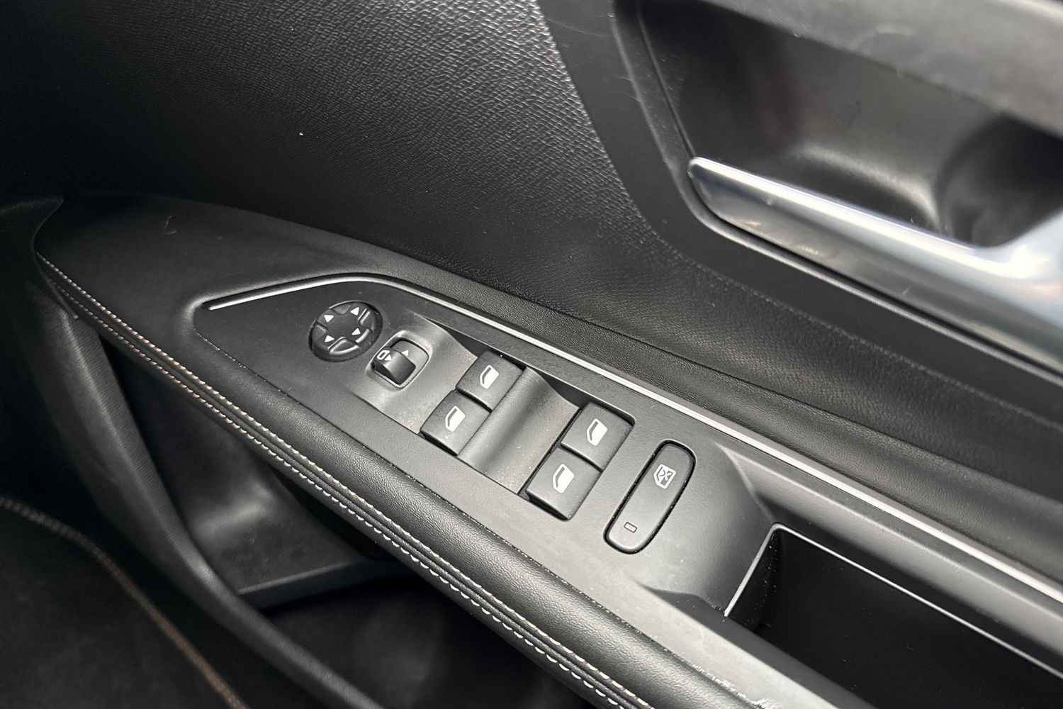 Used Peugeot 5008 2024 for sale - 76158218: Photo 44