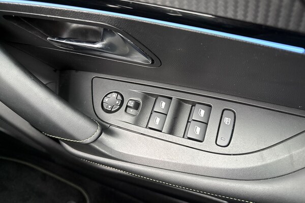 Used Peugeot 2008 2022 for sale - 76164657: Photo 43