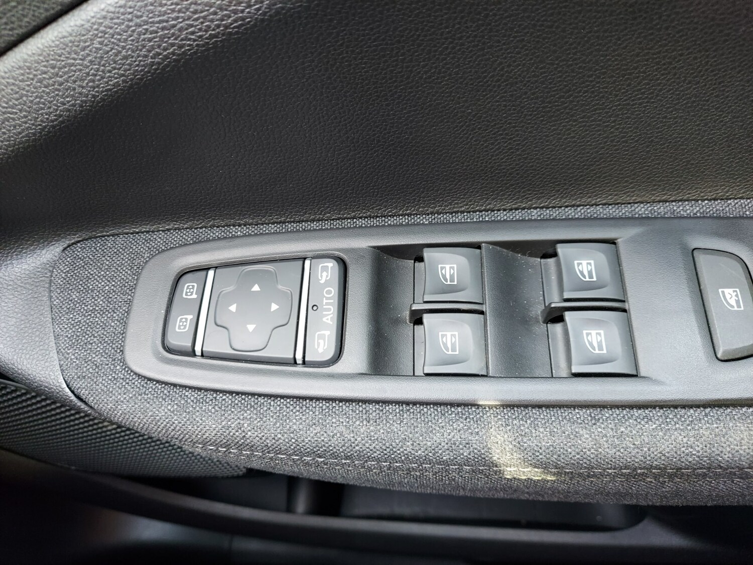 Used Renault Zoe 2023 for sale - 76868684: Photo 32