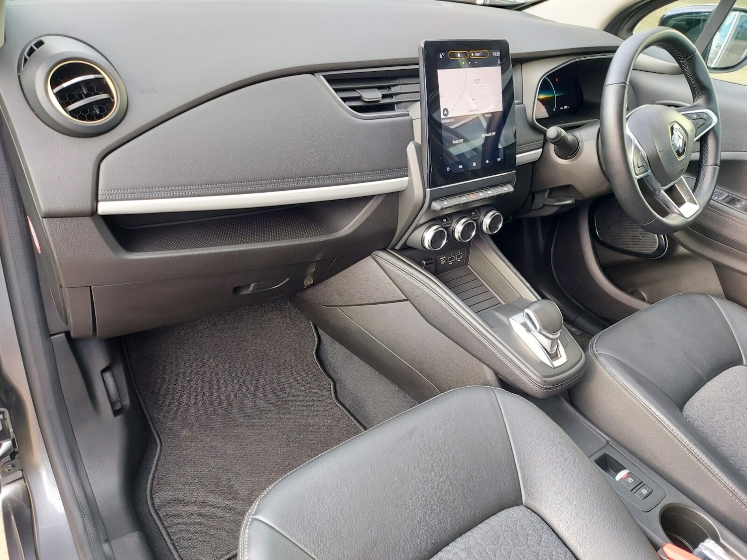 Used Renault Zoe 2023 for sale - 76868684: Photo 9