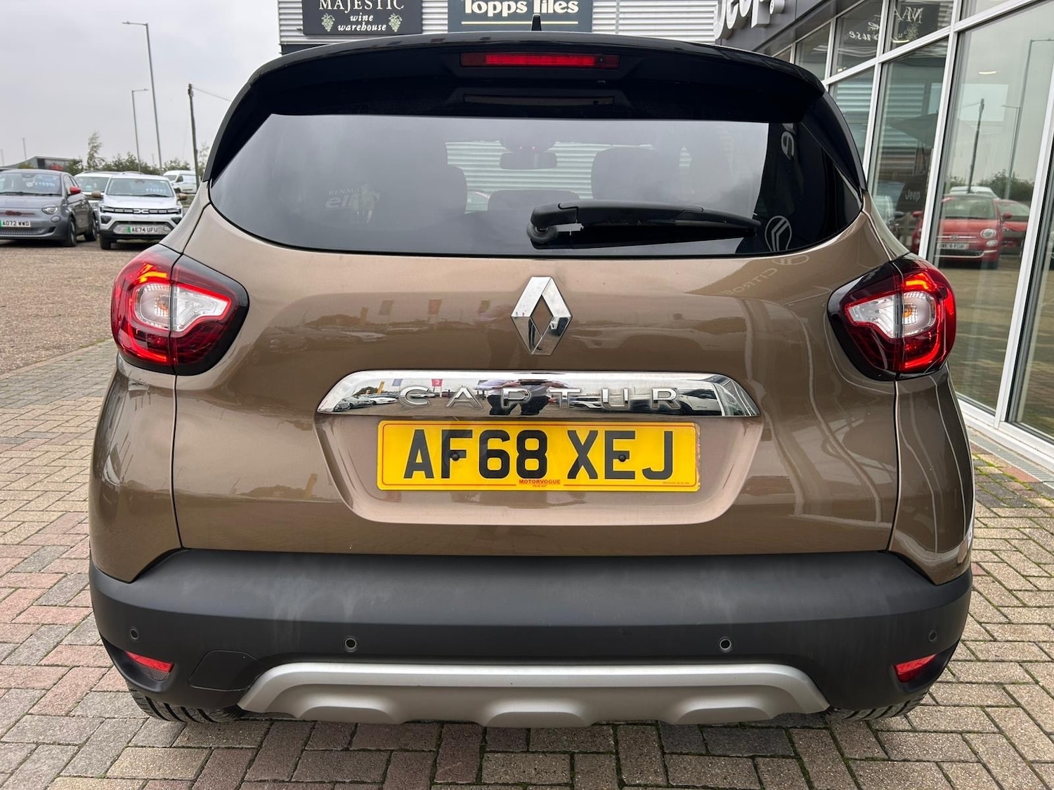 Used Renault Captur 2018 for sale - 76297535: Photo 2