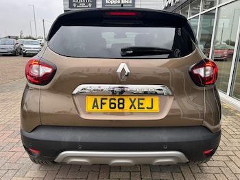 Used Renault Captur 2018 for sale - 76297535: Photo