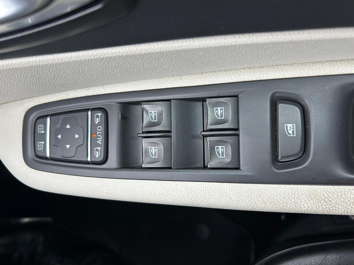 Used Renault Captur 2018 for sale - 76297535: Photo 32