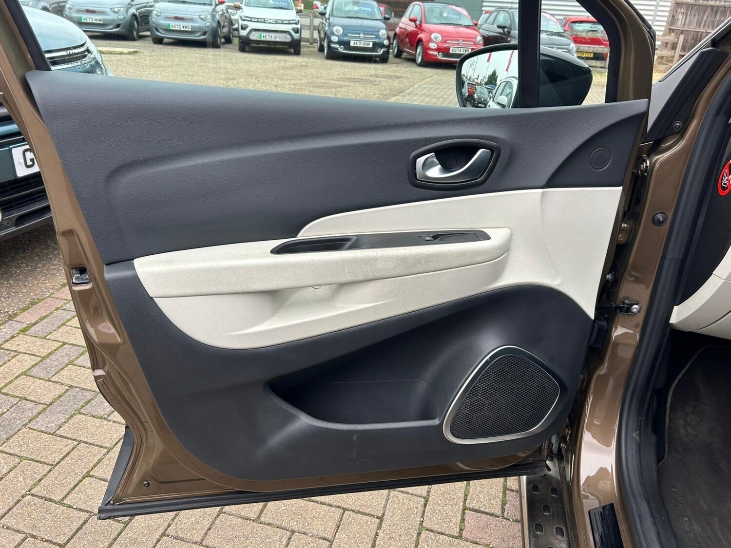 Used Renault Captur 2018 for sale - 76297535: Photo 38