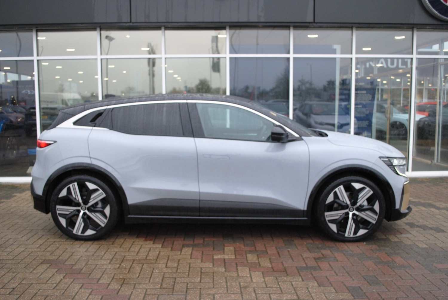 Used Renault Megane E Tech 2023 for sale - 76868885: Photo 8