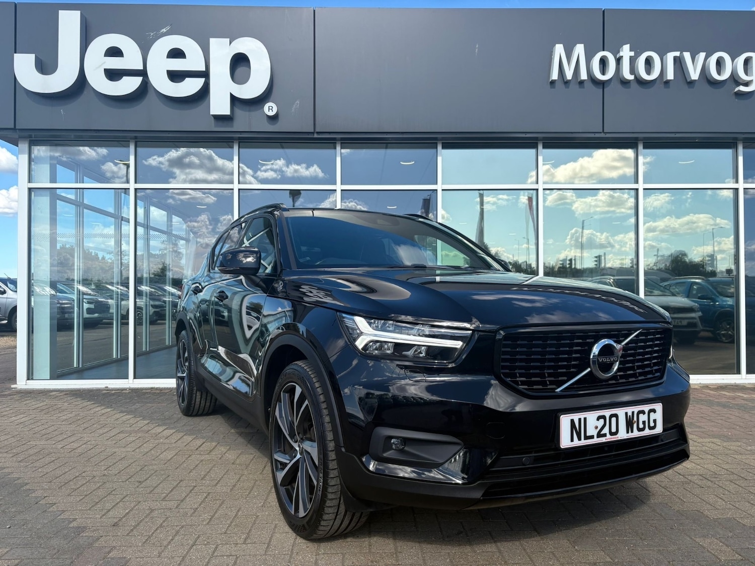 Used Volvo XC40 2020 for sale - 75902325: Photo 1
