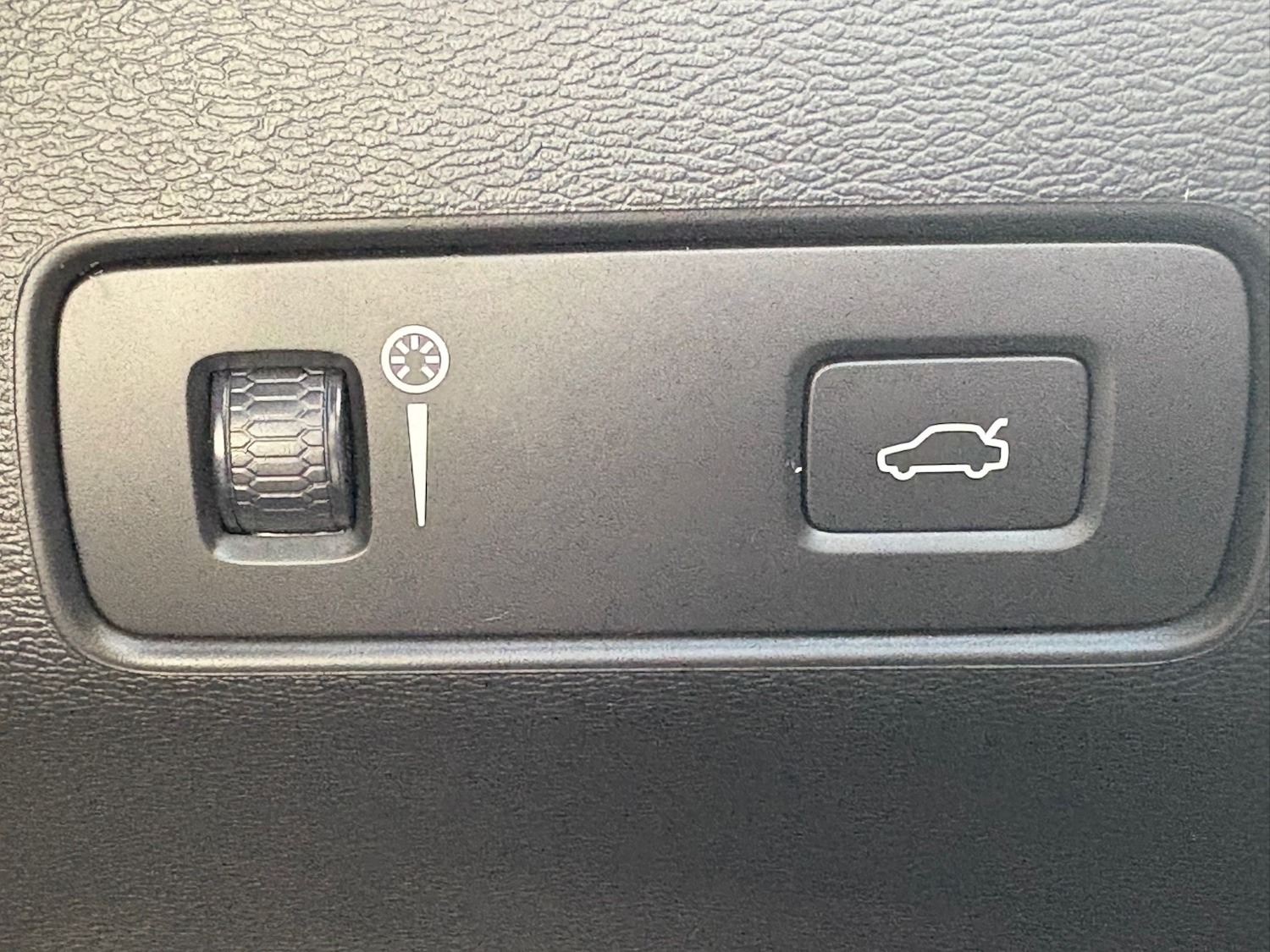 Used Volvo XC40 2020 for sale - 75902325: Photo 29