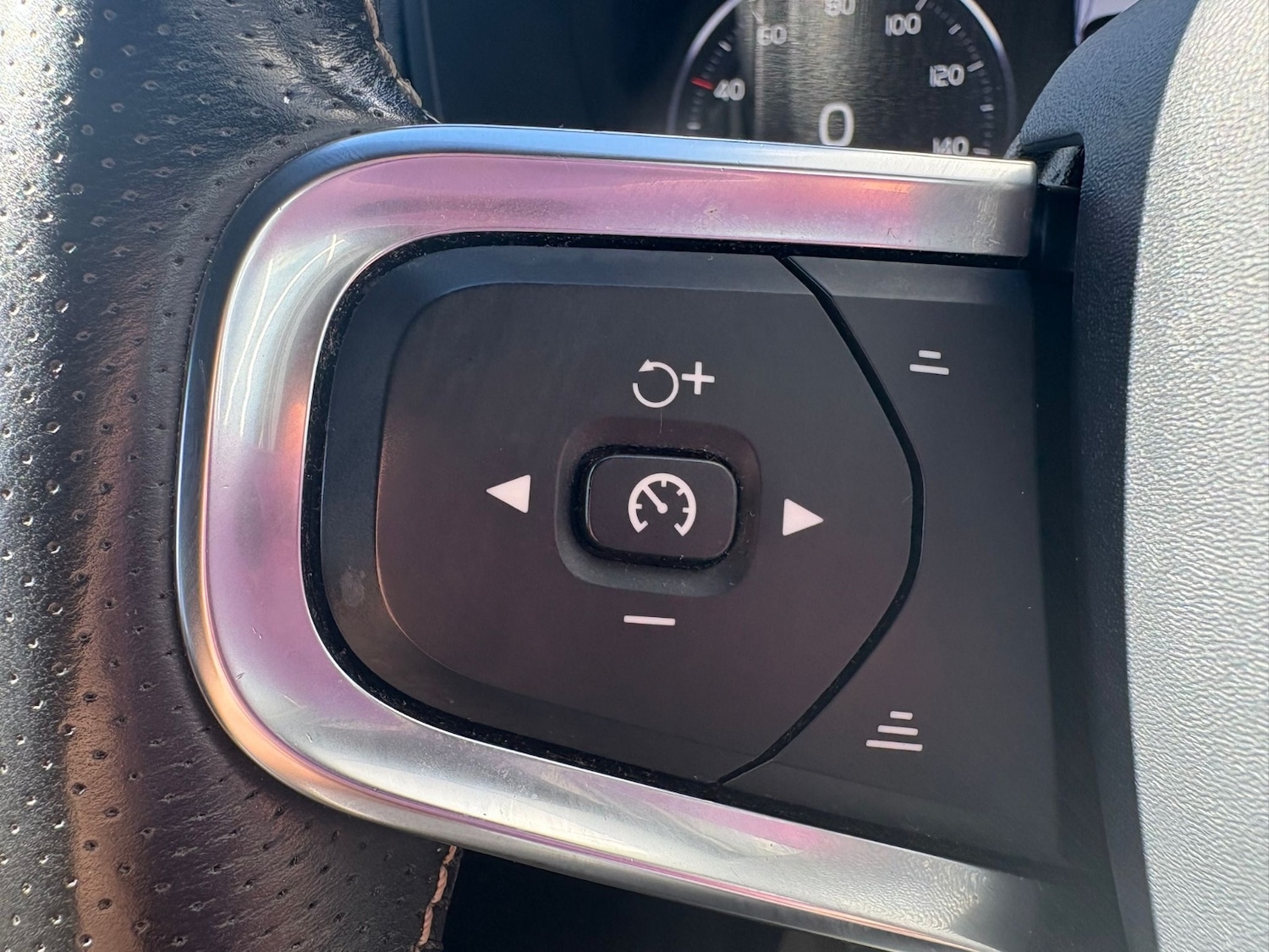 Used Volvo XC40 2020 for sale - 75902325: Photo 30