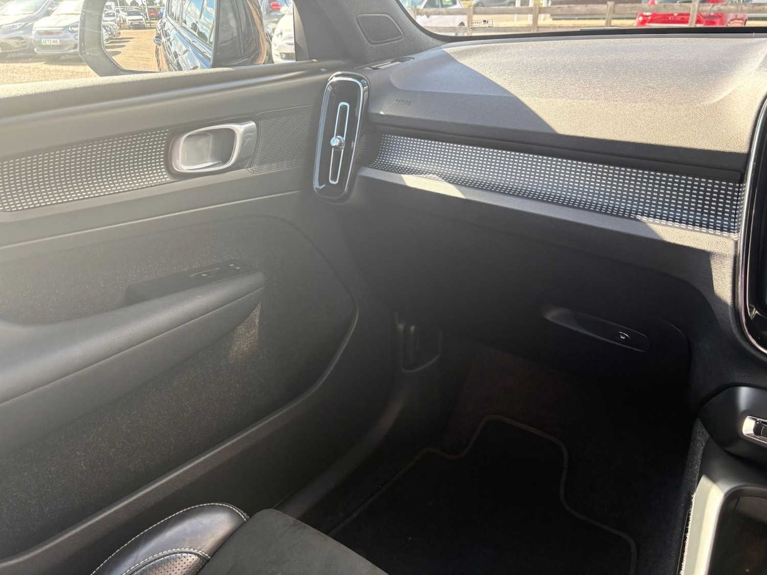 Used Volvo XC40 2020 for sale - 75902325: Photo 33