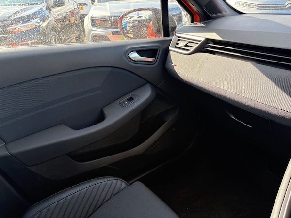 Used Renault Clio 2023 for sale - 76168580: Photo 19