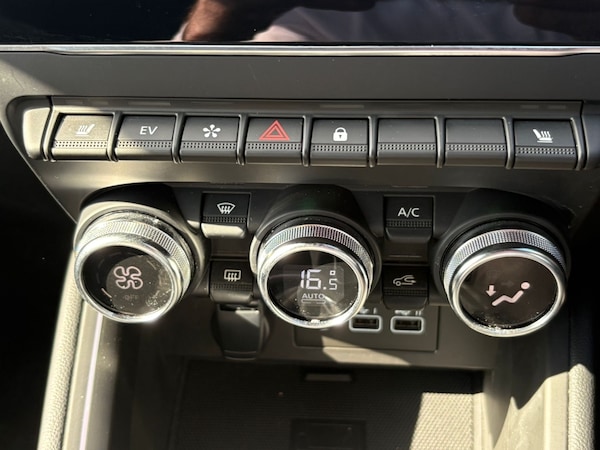 Used Renault Clio 2023 for sale - 76168580: Photo 37