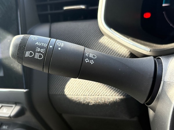 Used Renault Clio 2023 for sale - 76168580: Photo 38