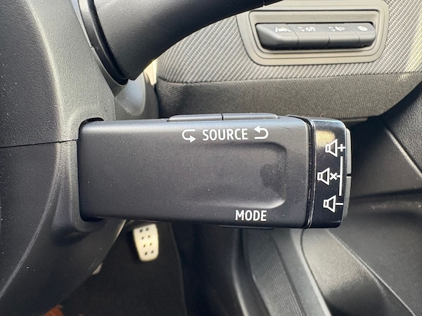 Used Renault Clio 2023 for sale - 76168580: Photo 40