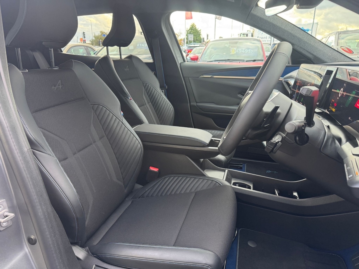 Used Renault Scenic E-Tech 2024 for sale - 76684062: Photo 12