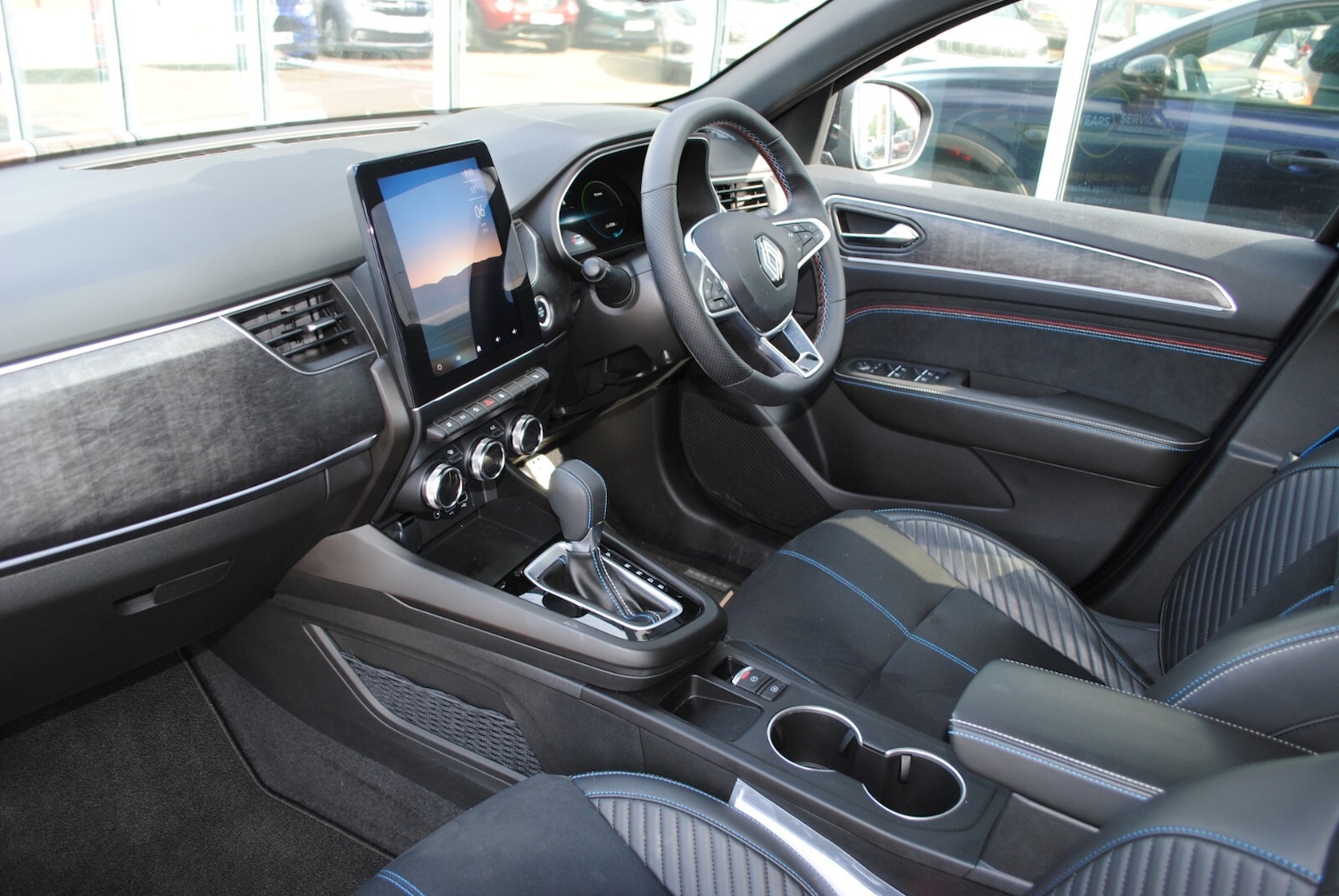 Used Renault Arkana 2023 for sale - 76868852: Photo 16