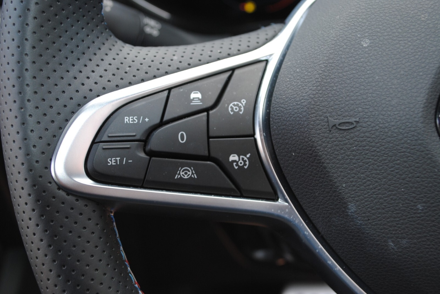 Used Renault Arkana 2023 for sale - 76868852: Photo 31