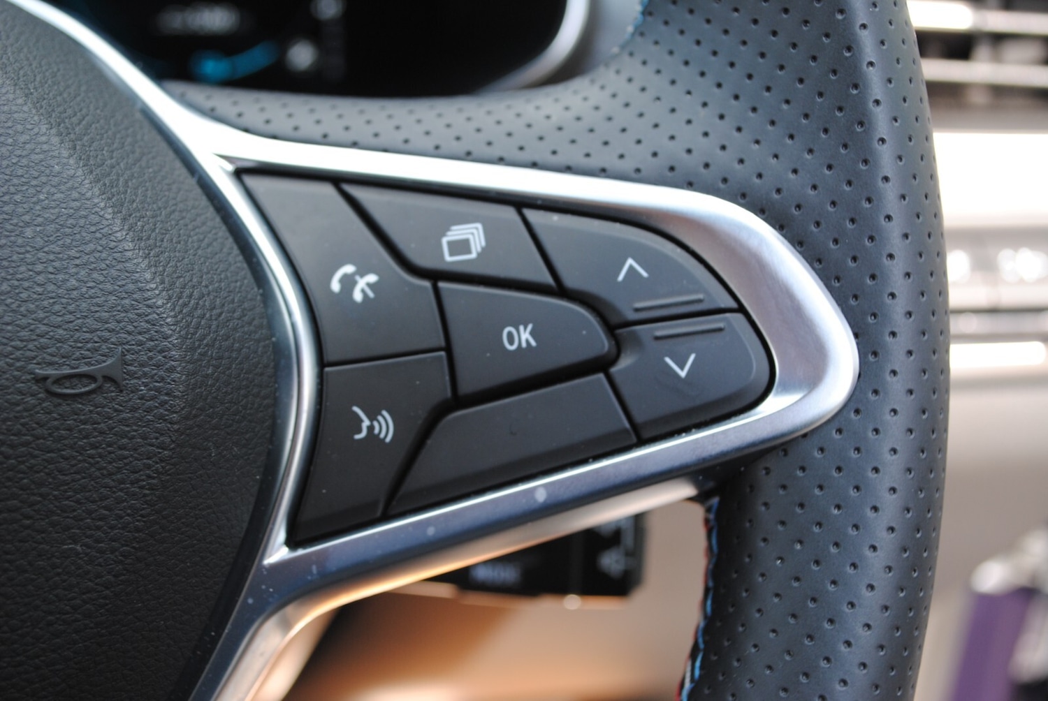 Used Renault Arkana 2023 for sale - 76868852: Photo 32