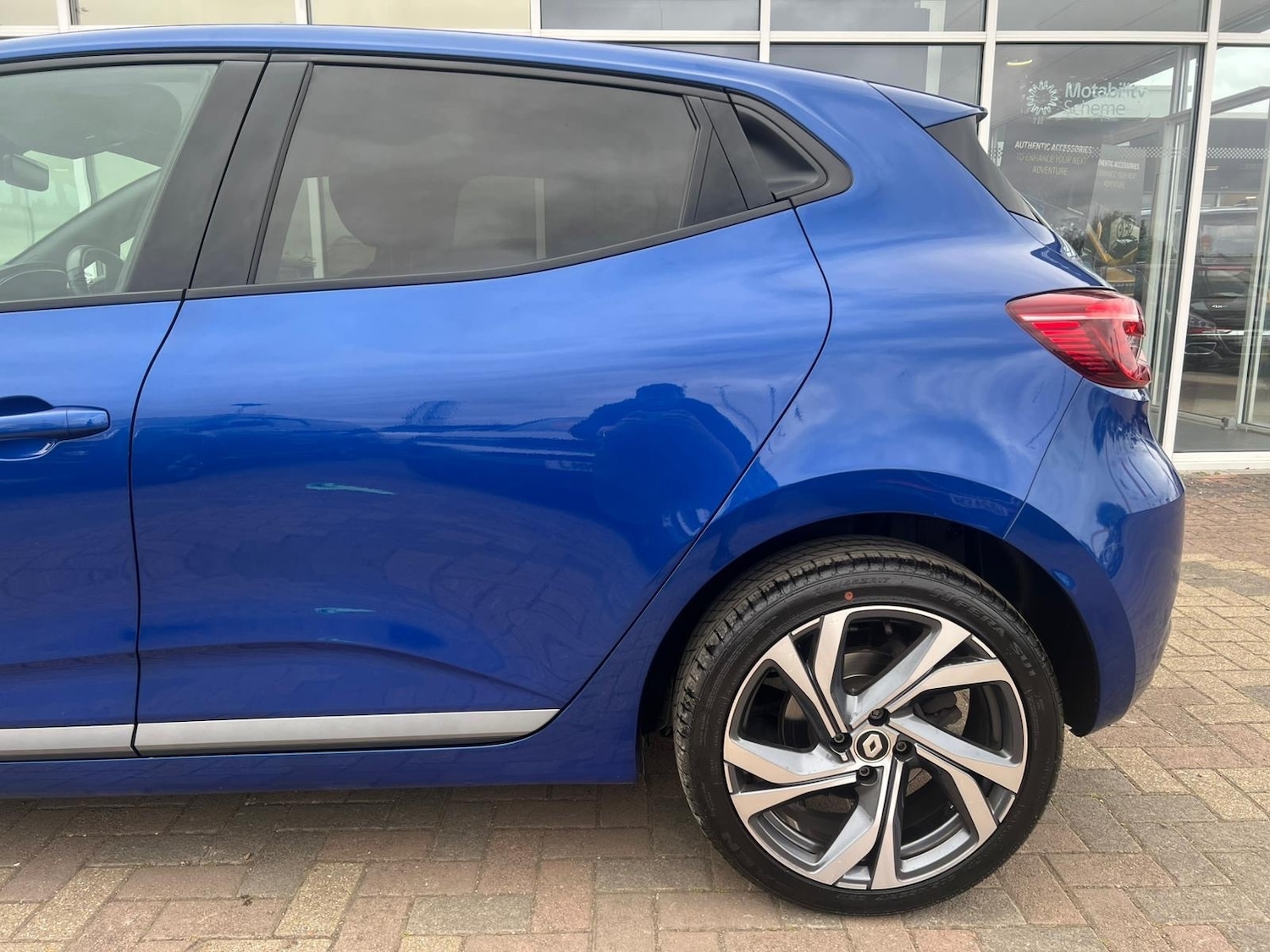 Used Renault Clio 2023 for sale - 76869139: Photo 13