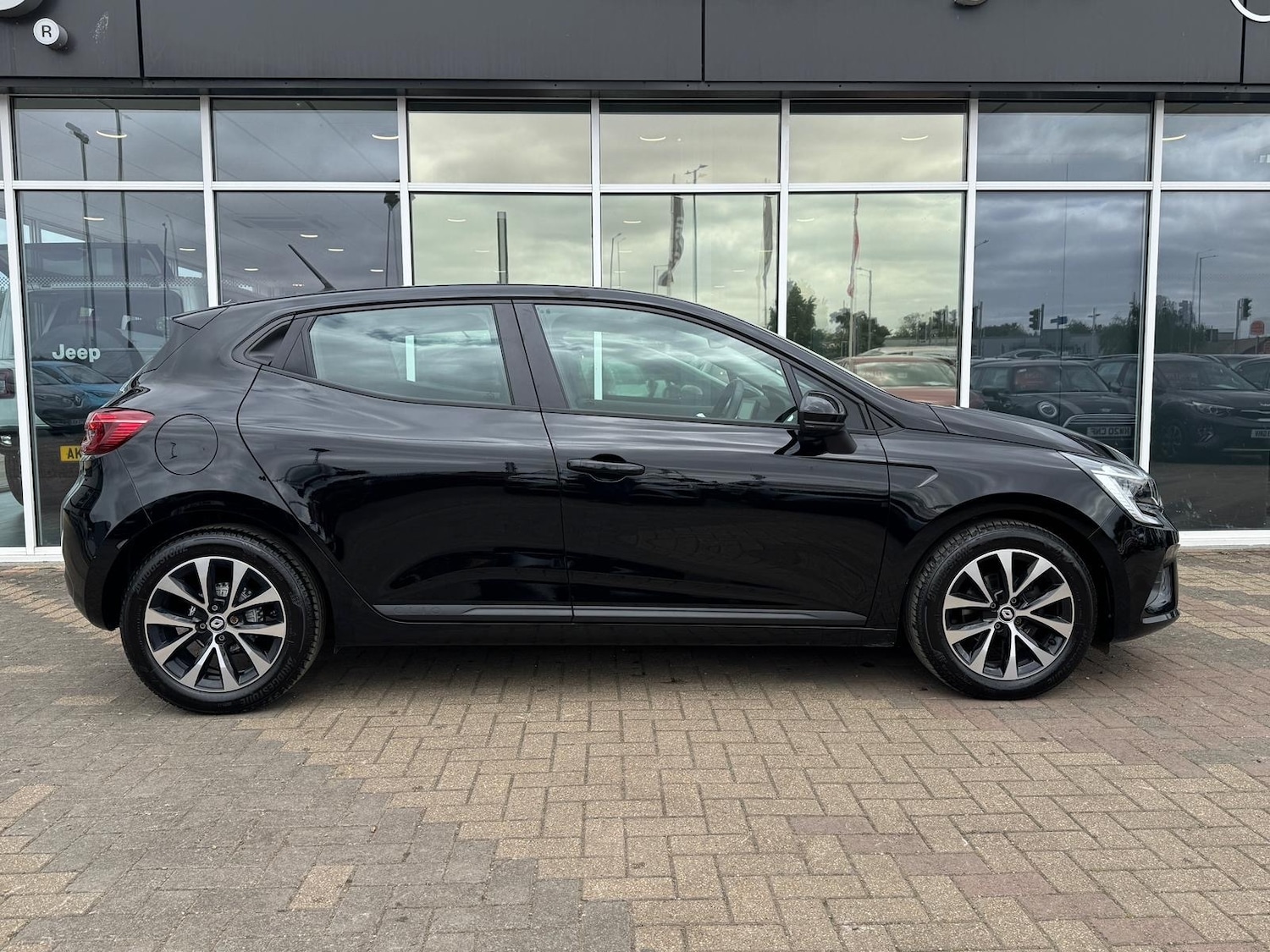 Used Renault Clio 2023 for sale - 76869007: Photo 14