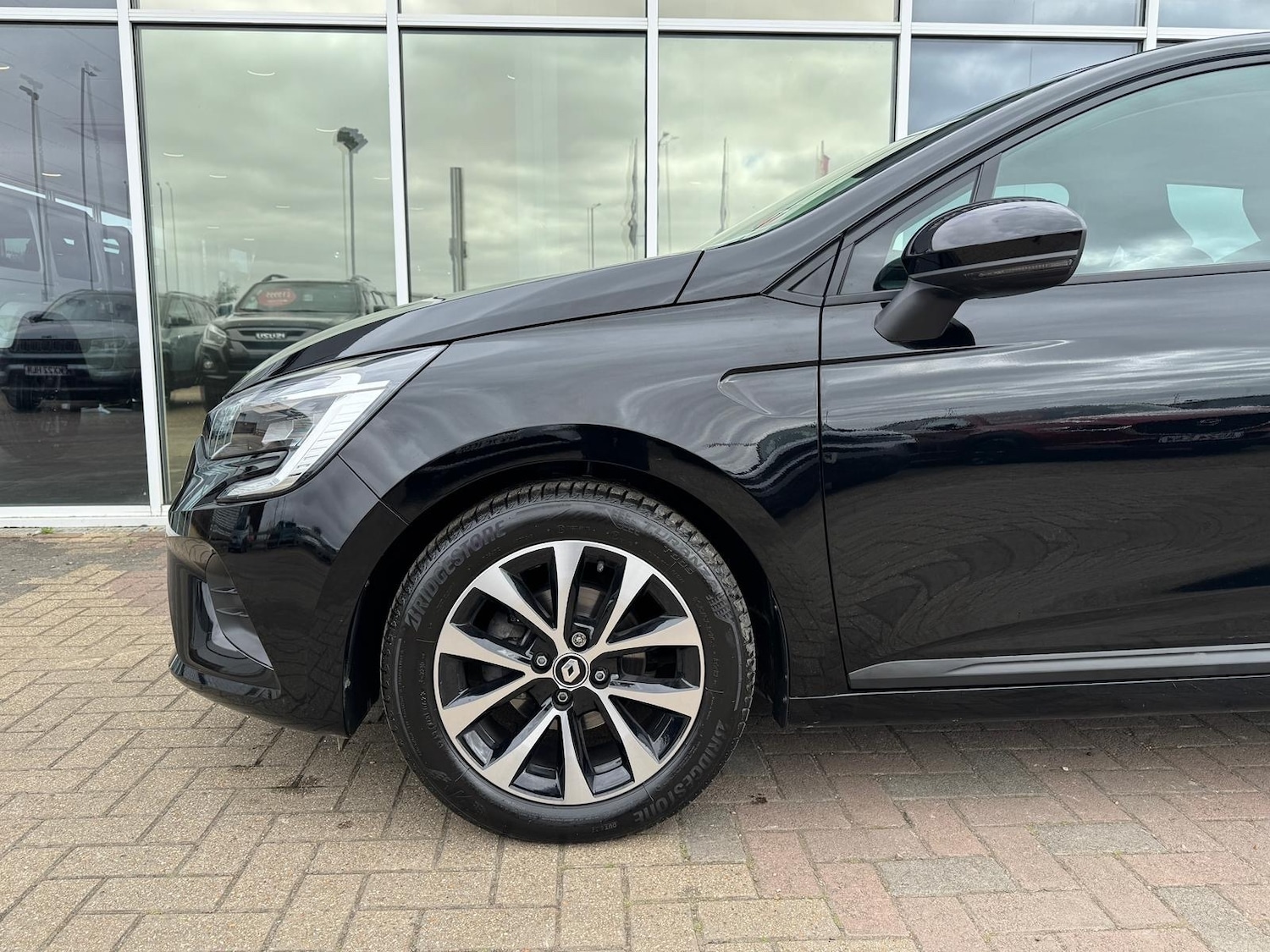 Used Renault Clio 2023 for sale - 76869007: Photo 17