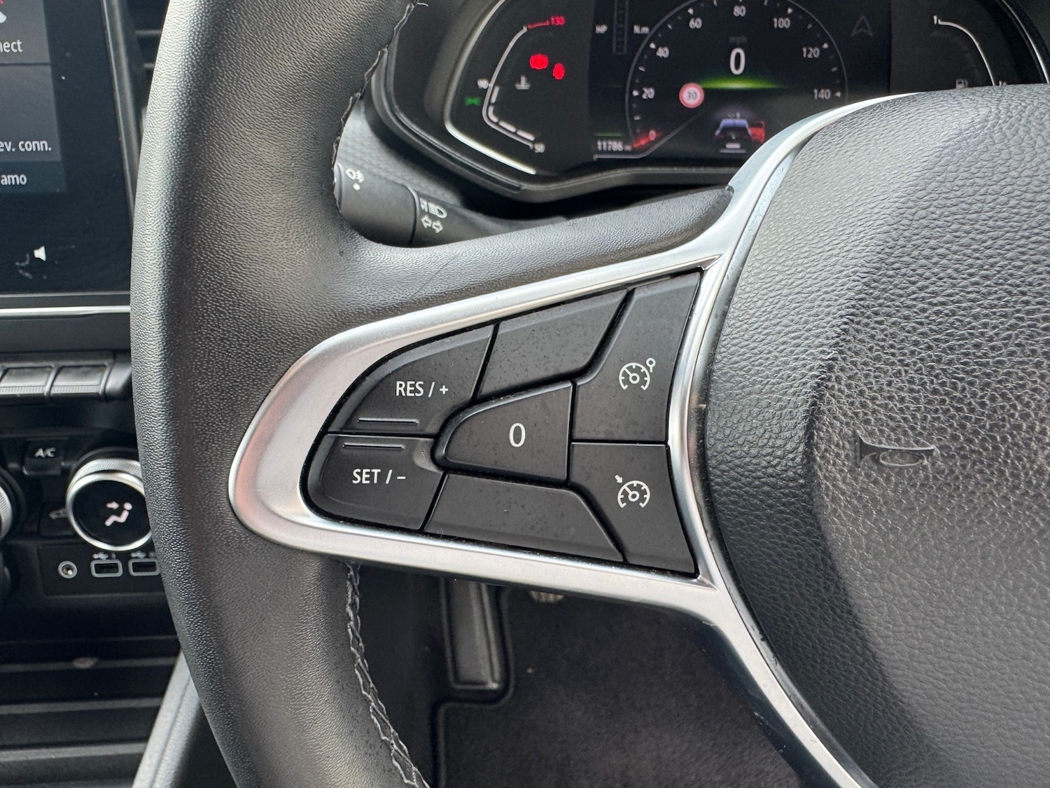 Used Renault Clio 2023 for sale - 76869007: Photo 23