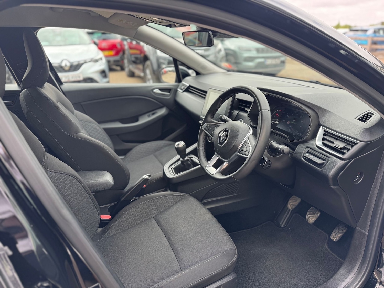 Used Renault Clio 2023 for sale - 76869007: Photo 24