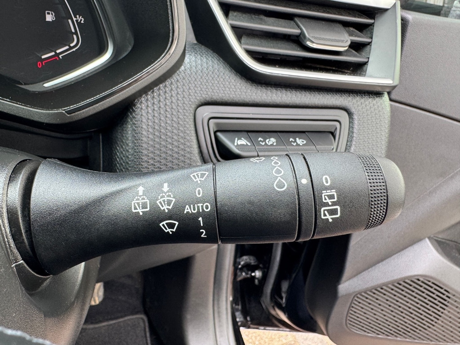 Used Renault Clio 2023 for sale - 76869007: Photo 33