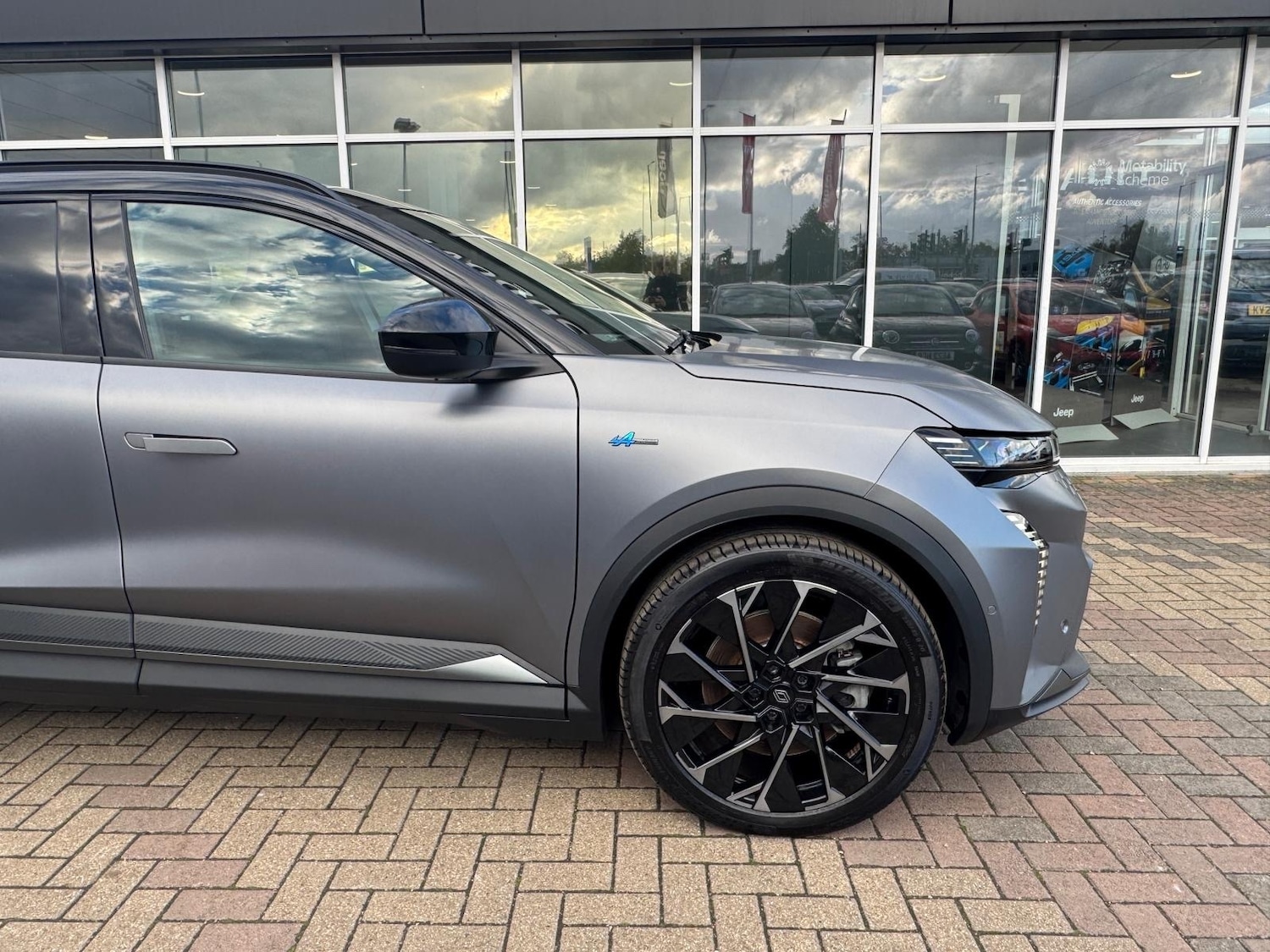 Used Renault Scenic E-Tech 2024 for sale - 76869133: Photo 23