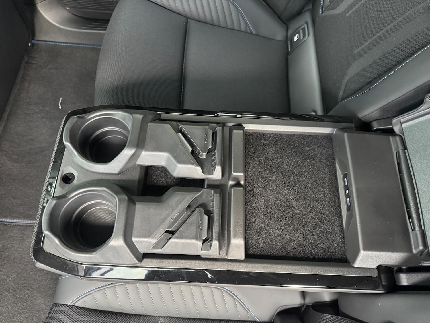 Used Renault Scenic E-Tech 2024 for sale - 76869133: Photo 48