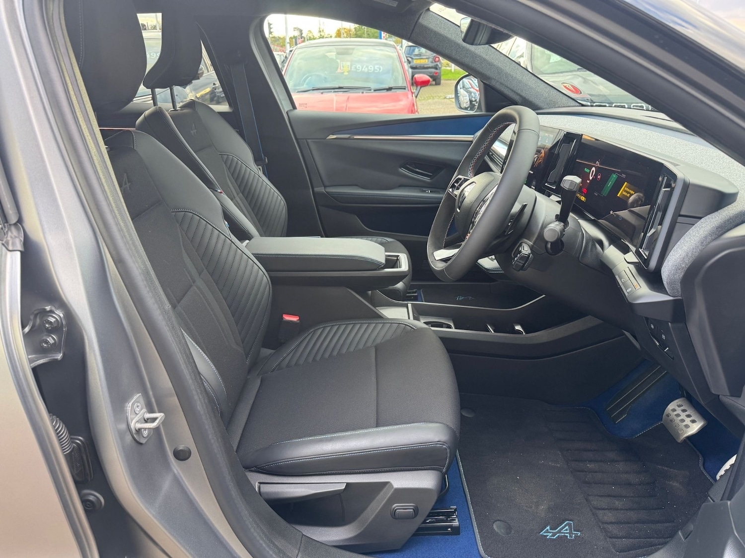 Used Renault Scenic E-Tech 2024 for sale - 76869133: Photo 56