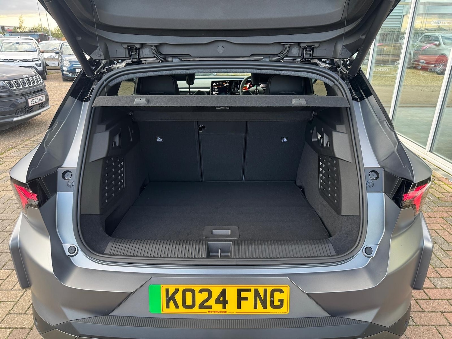 Used Renault Scenic E-Tech 2024 for sale - 76869133: Photo 71